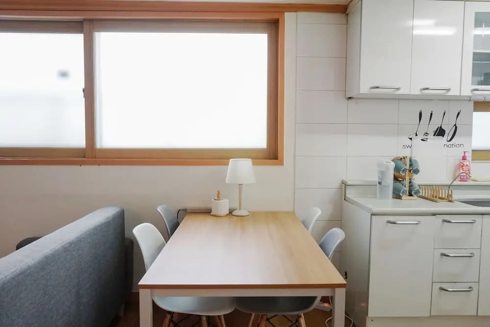 Hongdae One House Quad Room - photo 12