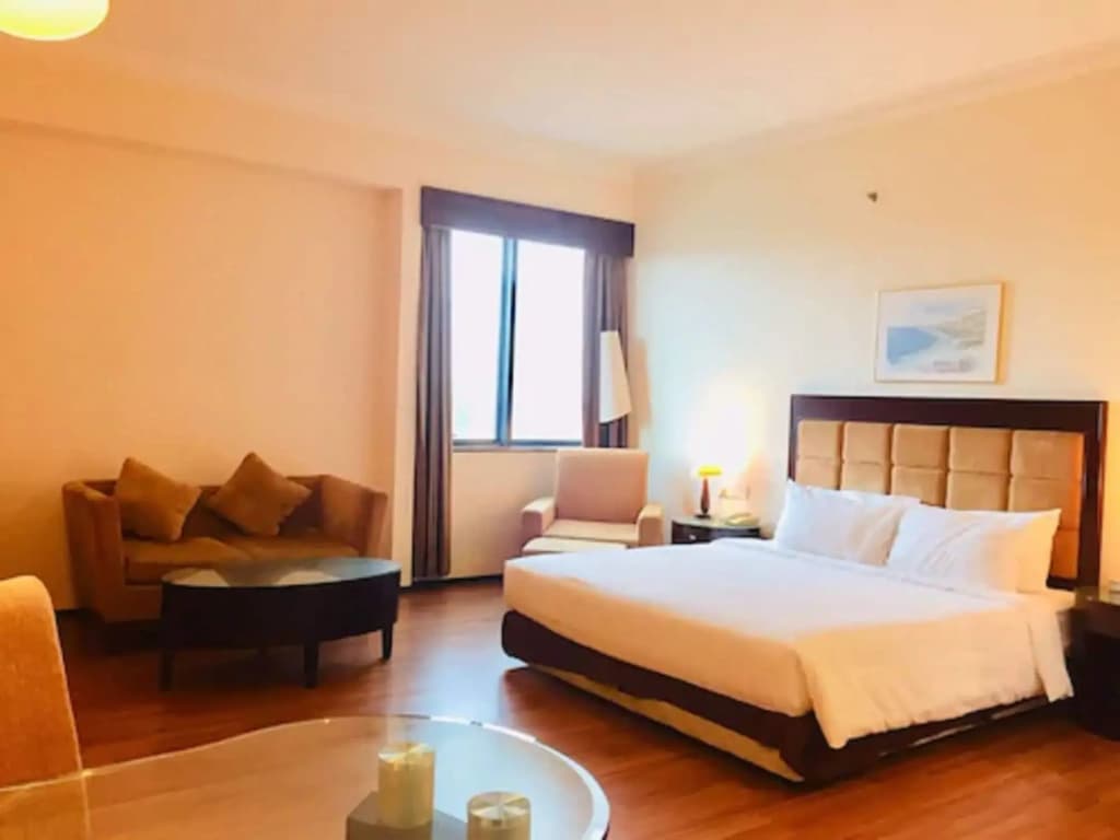 Crystal Crown Hotel - photo 7