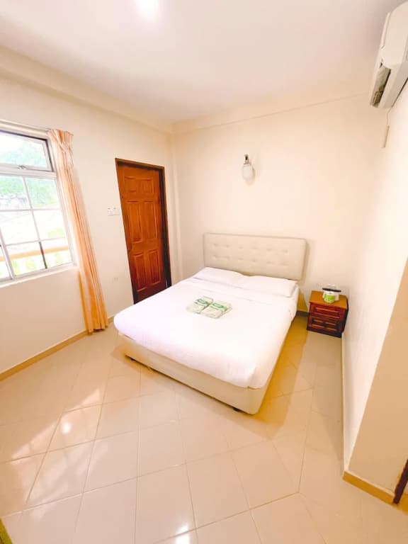 Amzar Motel Cenang - photo 3