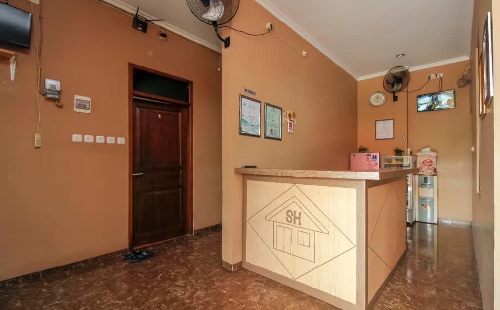 RedDoorz near Manggarai Station 2 - photo 10