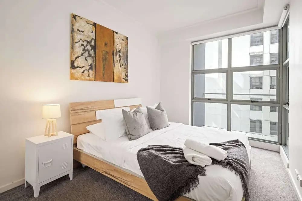 Cozy 2BR Apartment Steps From Darling Harbour - photo 2