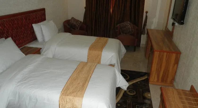 Bayan International Hotel - photo 4