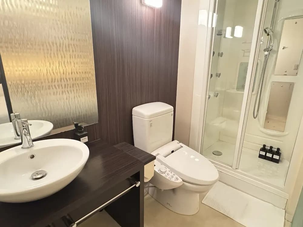 Wonz Shinsaibashi Namba Hotel - photo 11