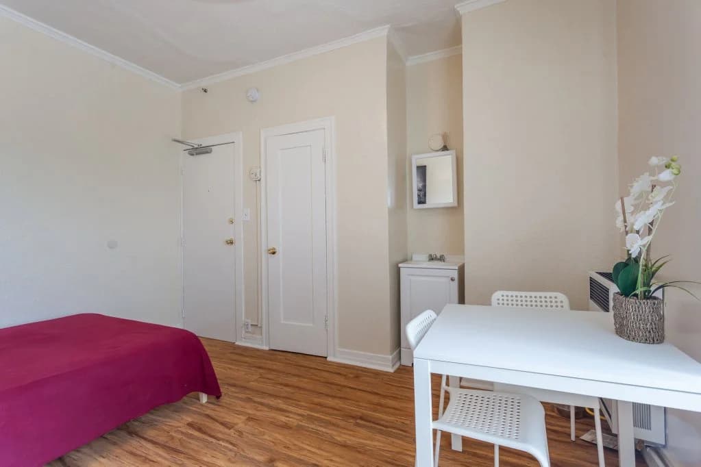 Arthur Emery Hotel - photo 3