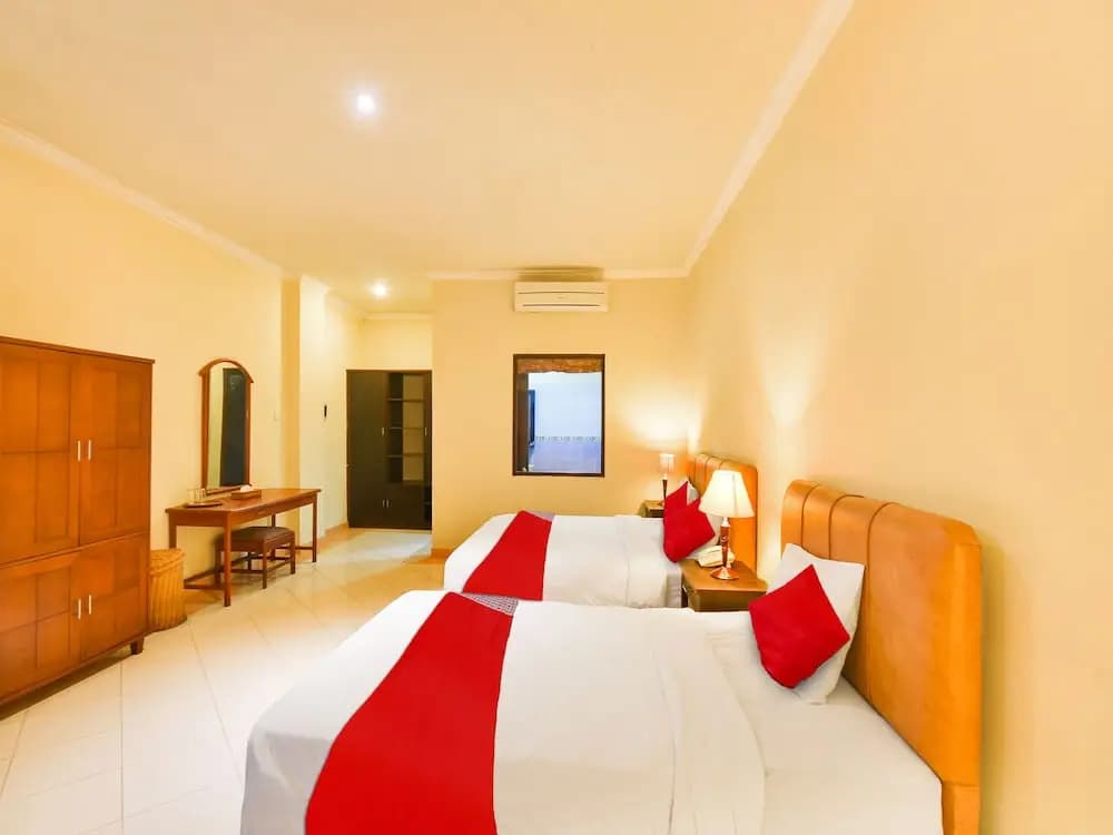 Super OYO Townhouse Oak Maxi Hotel Legian - photo 6
