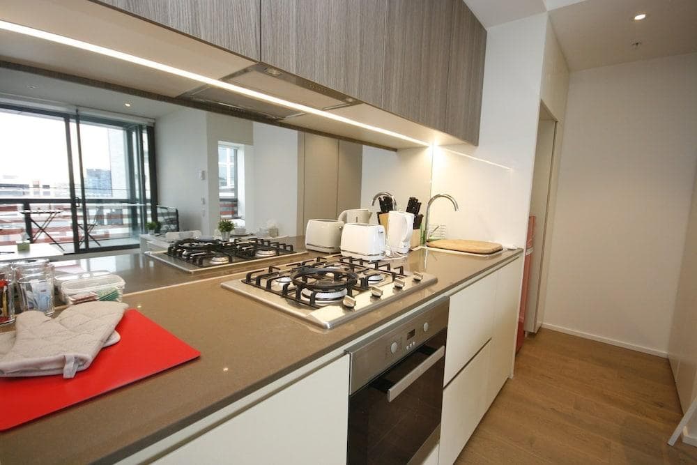 Onelife Docklands Luxury Apartment - photo 15