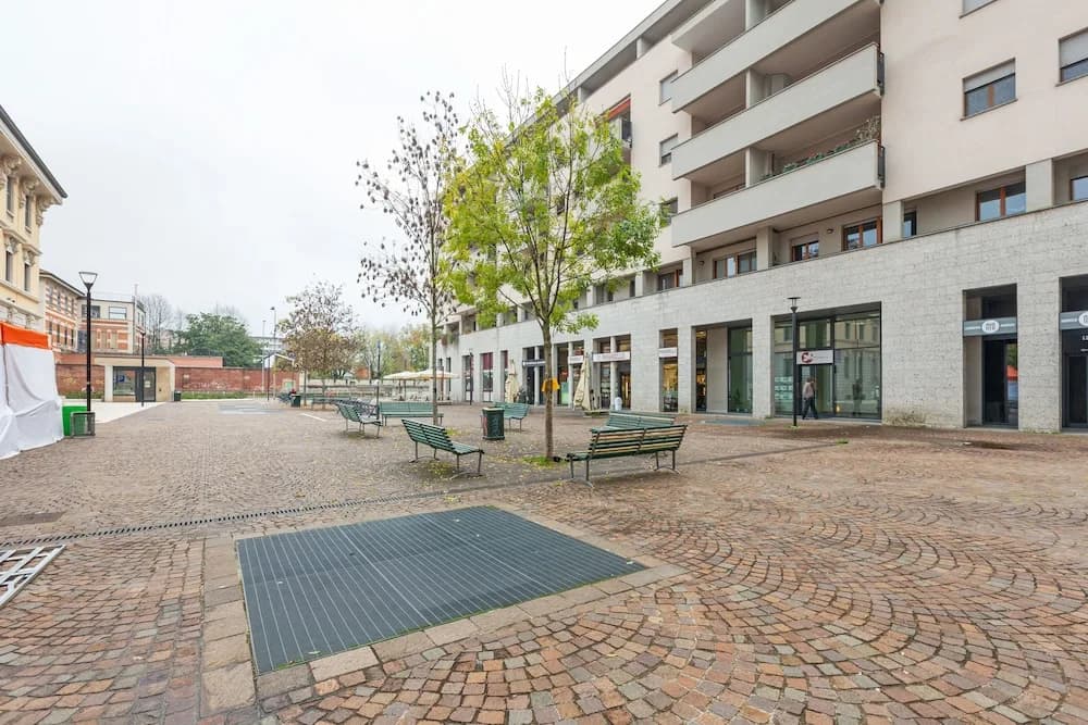 Savona District Terrace Flat - photo 1