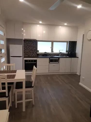 Edwin Place Apartment - photo 9