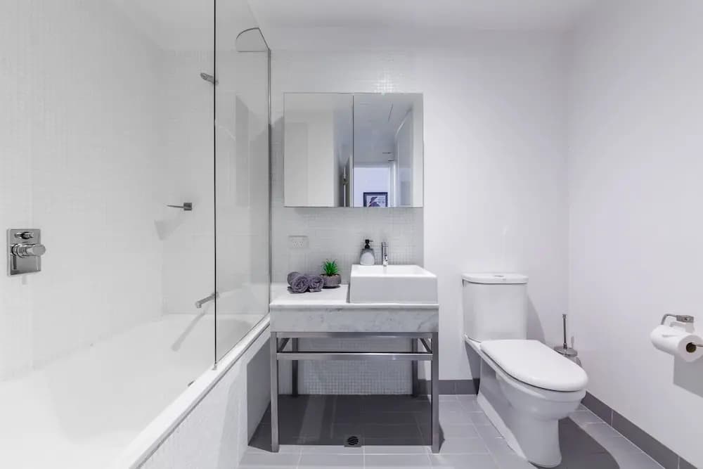 Stylish 2 bed 2 bath parking wifi pool - photo 8