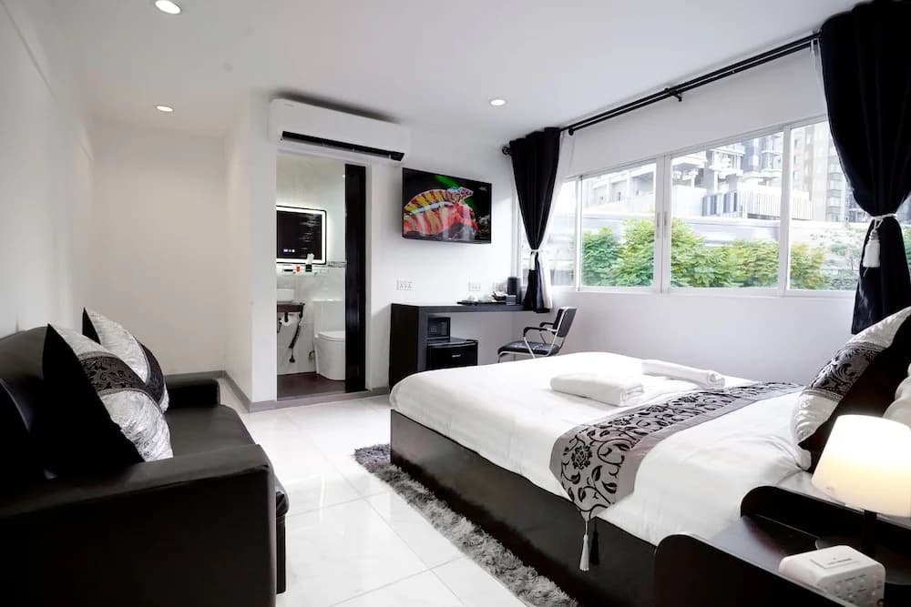 Thonglor Suites Hotel - photo 11