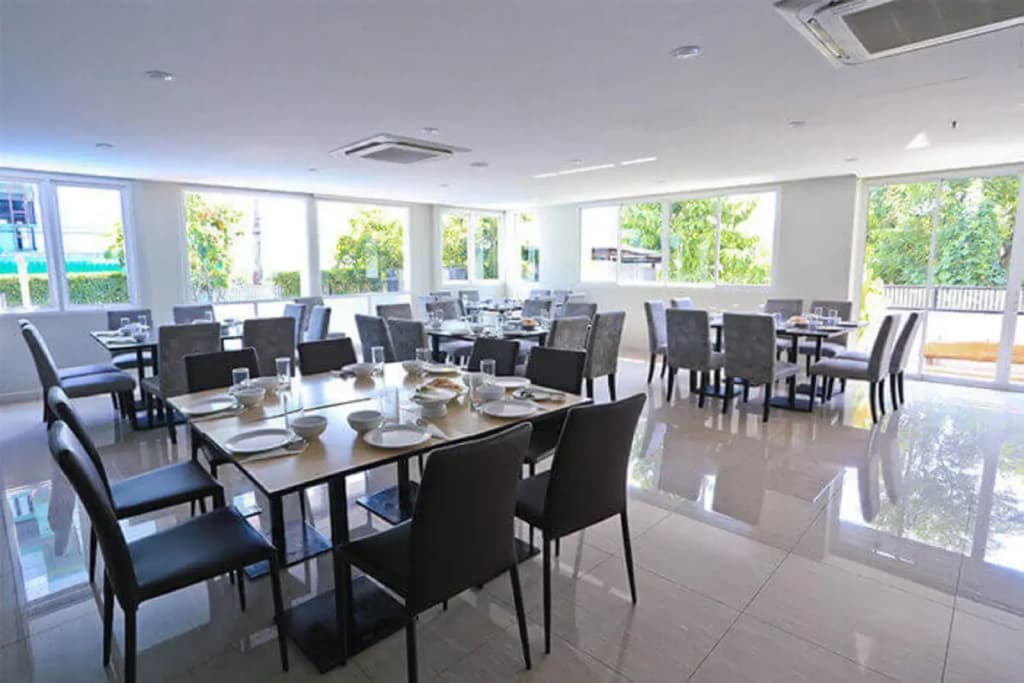 Crystal Suites Suvarnabhumi Airport - photo 21