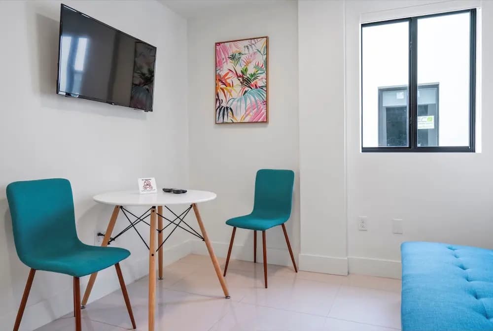Miami Suite 303 - photo 13