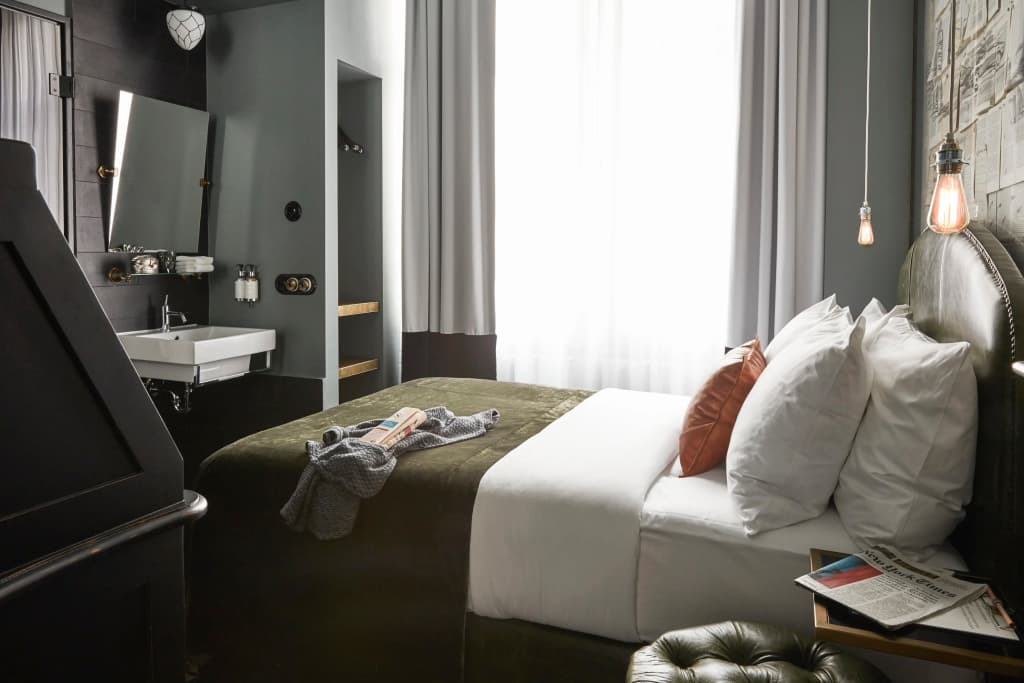 Sir Savigny Hotel - photo 2