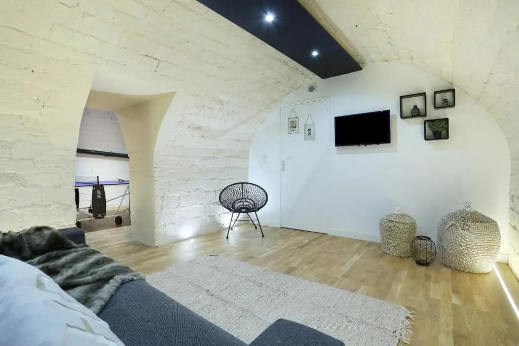 Pick A Flat's Upper Marais Apartments- Rue du Faubourg Saint-Martin - photo 11