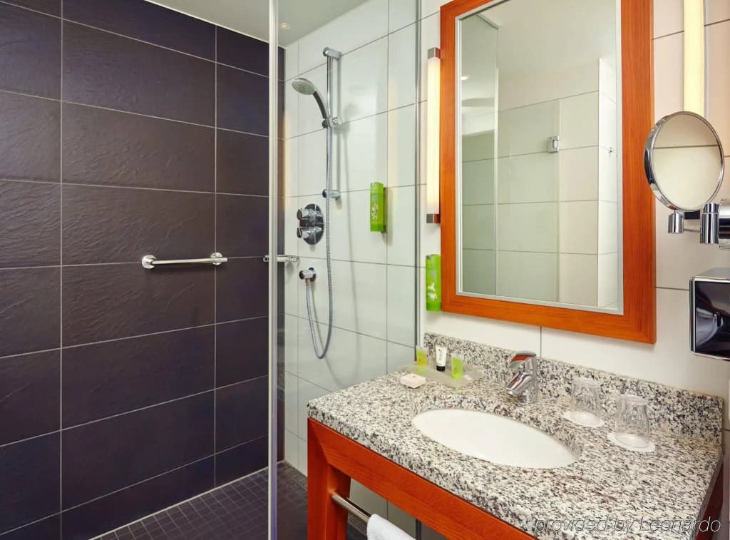 Premier Inn Berlin Alexanderplatz Hotel - photo 8