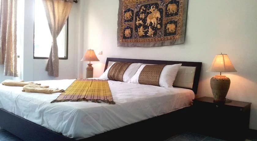 Beshert Guesthouse - photo 5