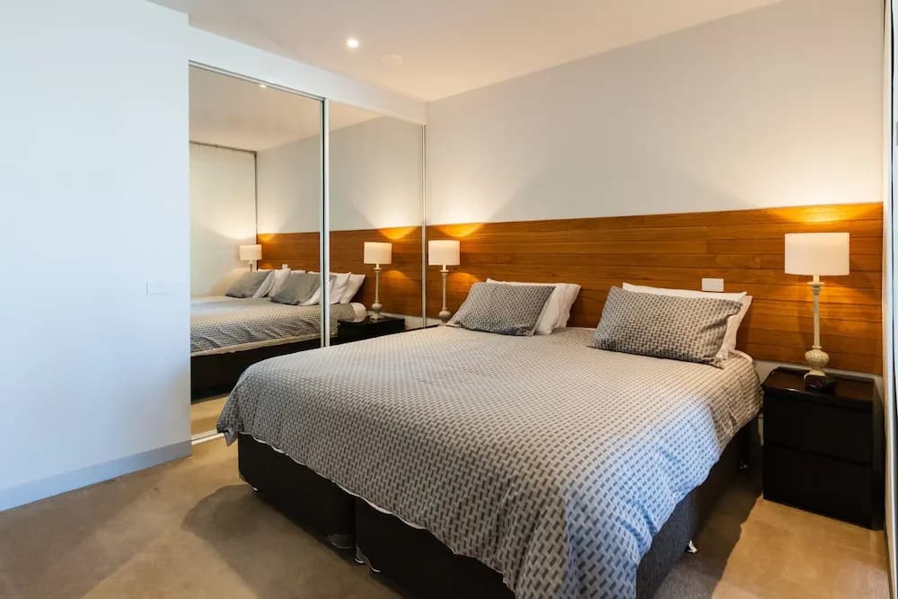 MILES, 1BDR Melbourne Apartment - photo 2