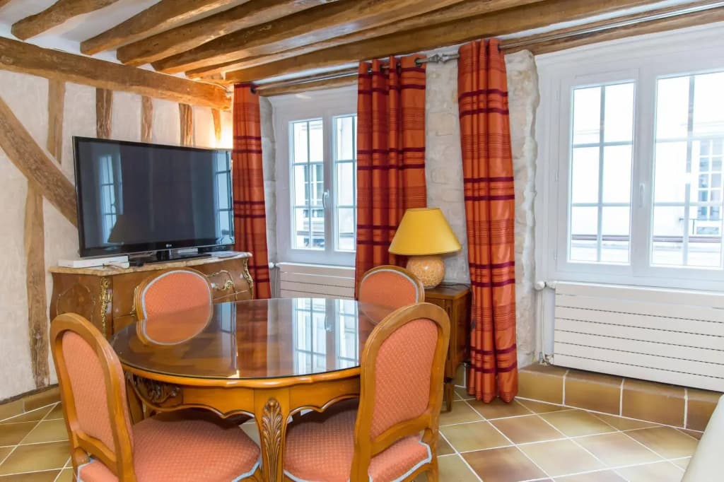 Saint-Germain des Pres Apartment - photo 5