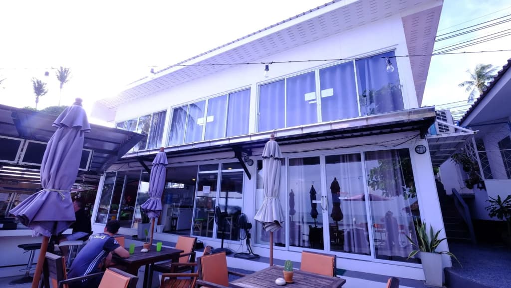 Chill Inn Beach Cafe & Hostel - photo 7