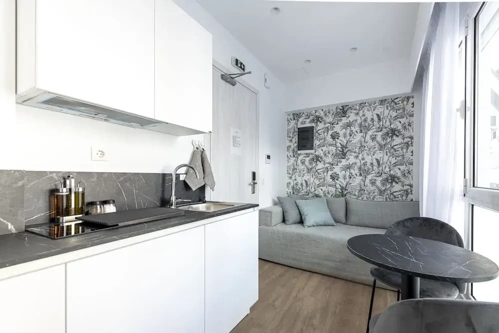 Phaedrus Living Exec Kriel Suites 101 - photo 4
