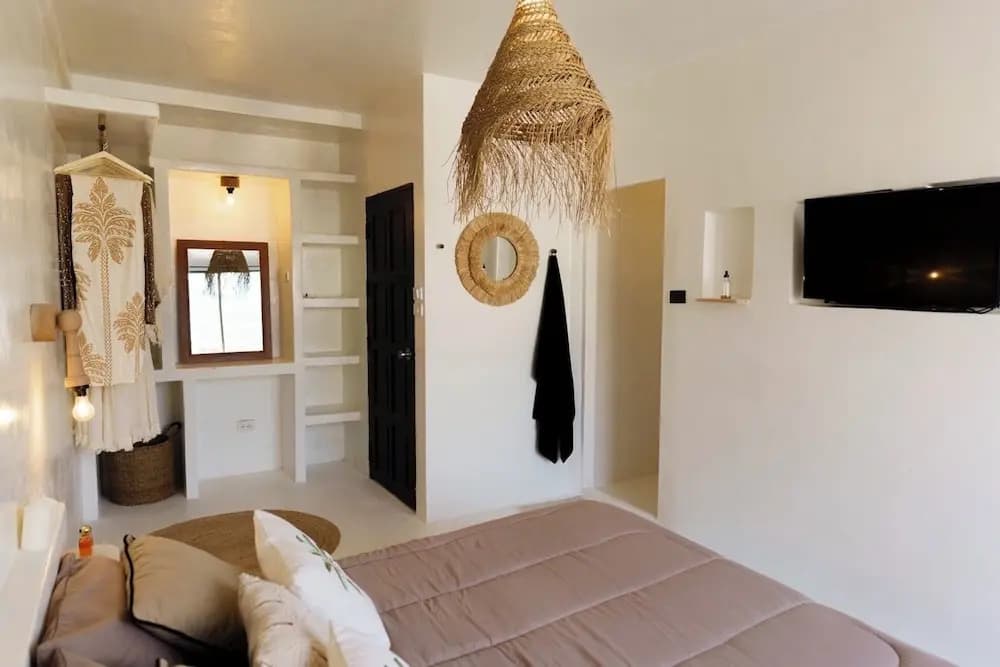 The Hidden Home - photo 6