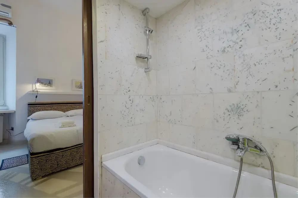 Farnese Stylish Apartment - photo 7