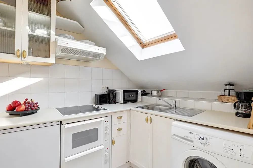 Comfortable 1BR in Latin Quarter - photo 14