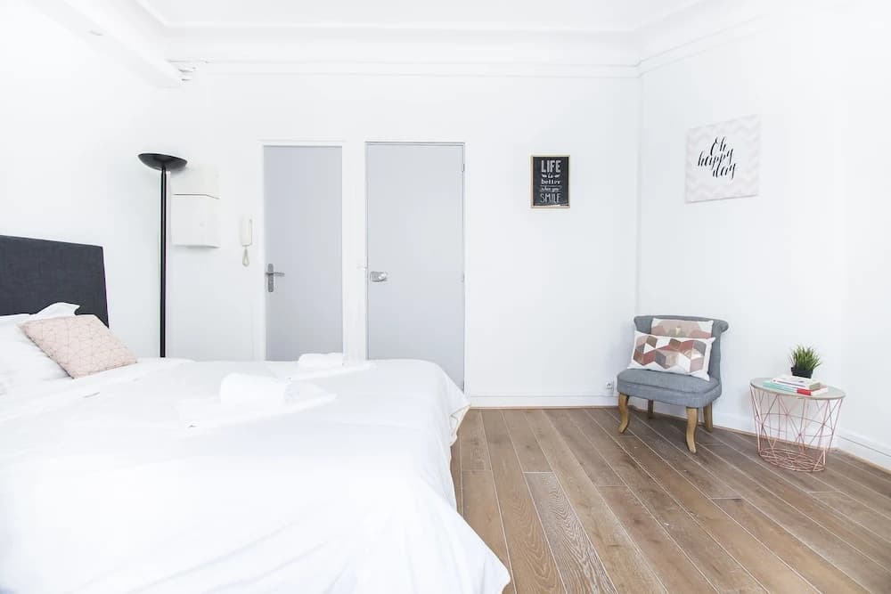 Luxury Apartment in Paris-Champs Elysées - photo 4