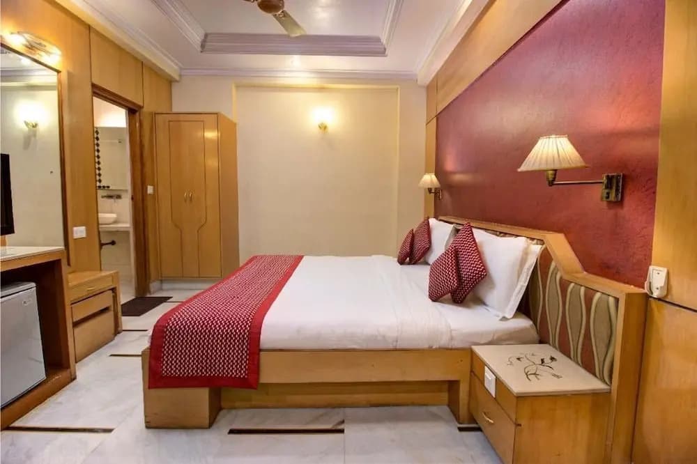 Hotel Singh International - photo 6