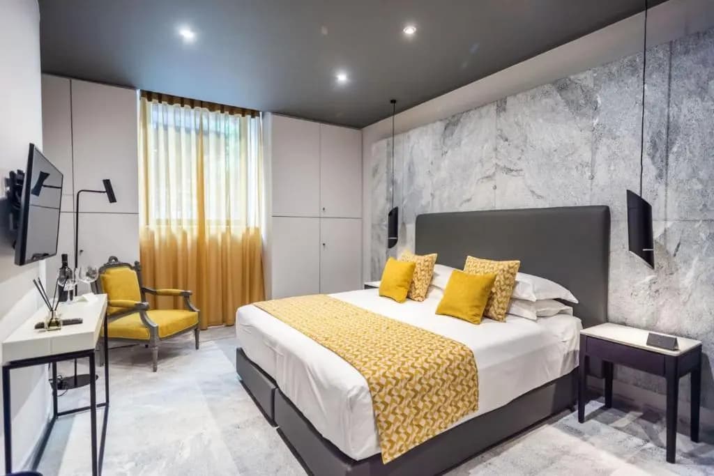 33SolonosSuites - main photo