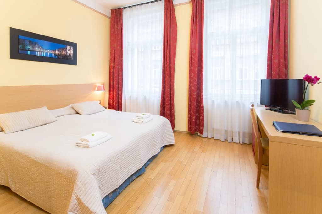 City Lounge Hotel - photo 5