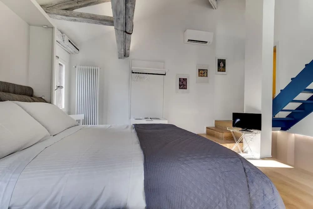 Venice Skyline View Sudio Apartment - photo 5
