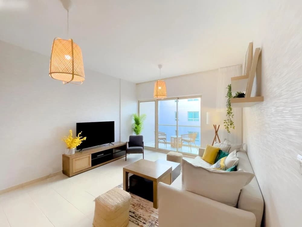 Spectacular 1BR Community View - photo 2