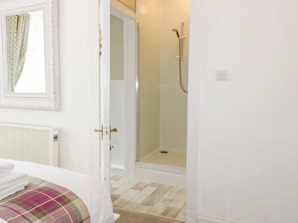 29 Trinity Crescent - photo 6