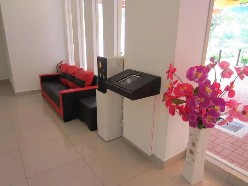 Merlin Hotel - photo 2