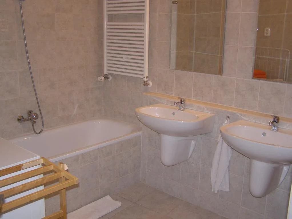 InnerCity Apartments - photo 7