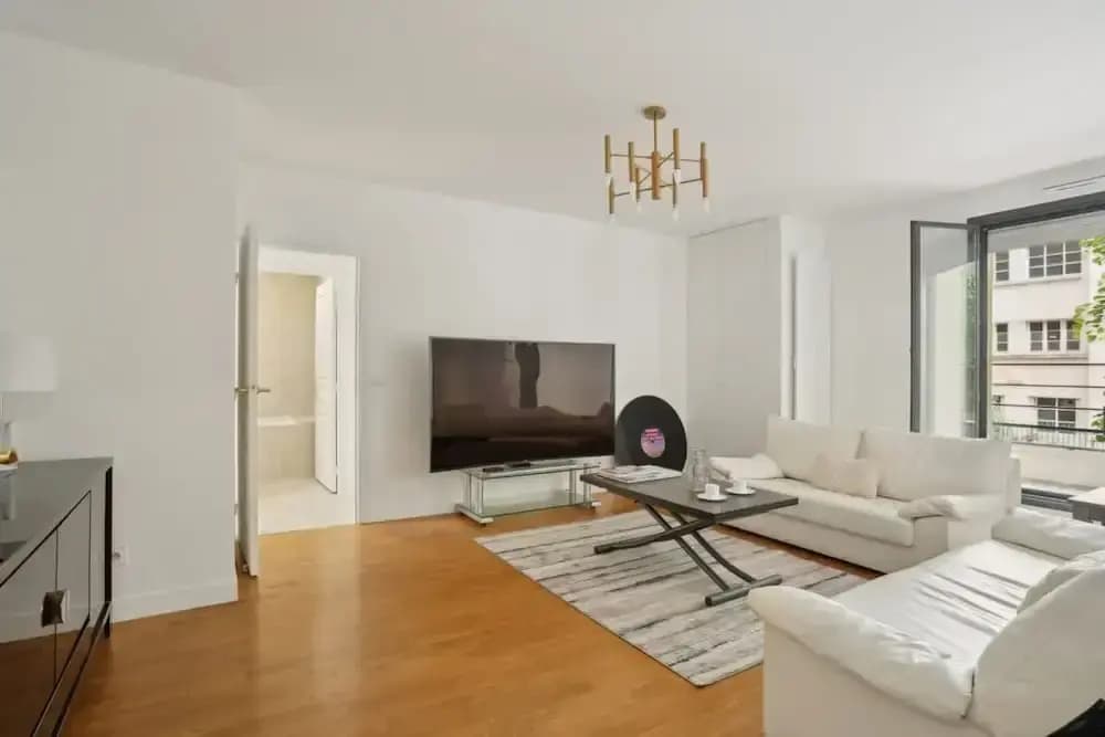 Elegant New Apartment With Balcony in the 16th - M - photo 4