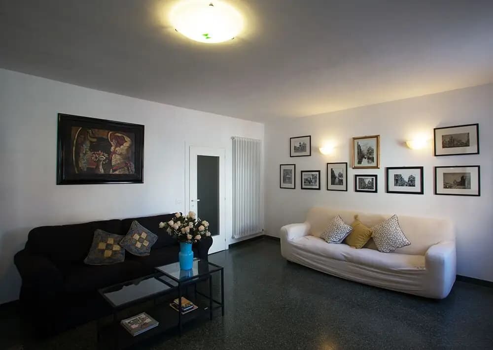Venice Gallery - photo 1