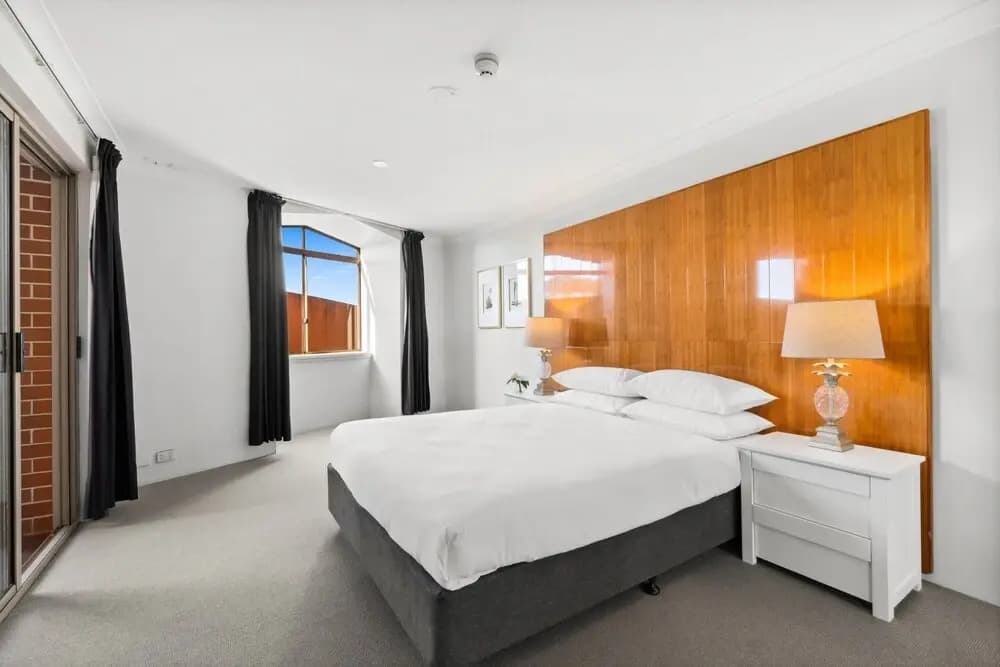 Spacious Inner-west 2-bed With Alfresco Dining - photo 1
