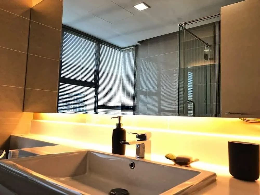 Executive 3 BR Condo by Naren - photo 6
