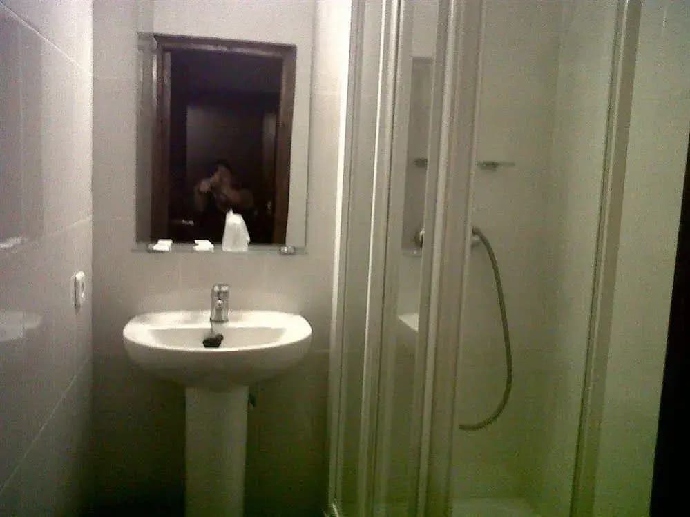 Hostal Montecarlo - photo 8
