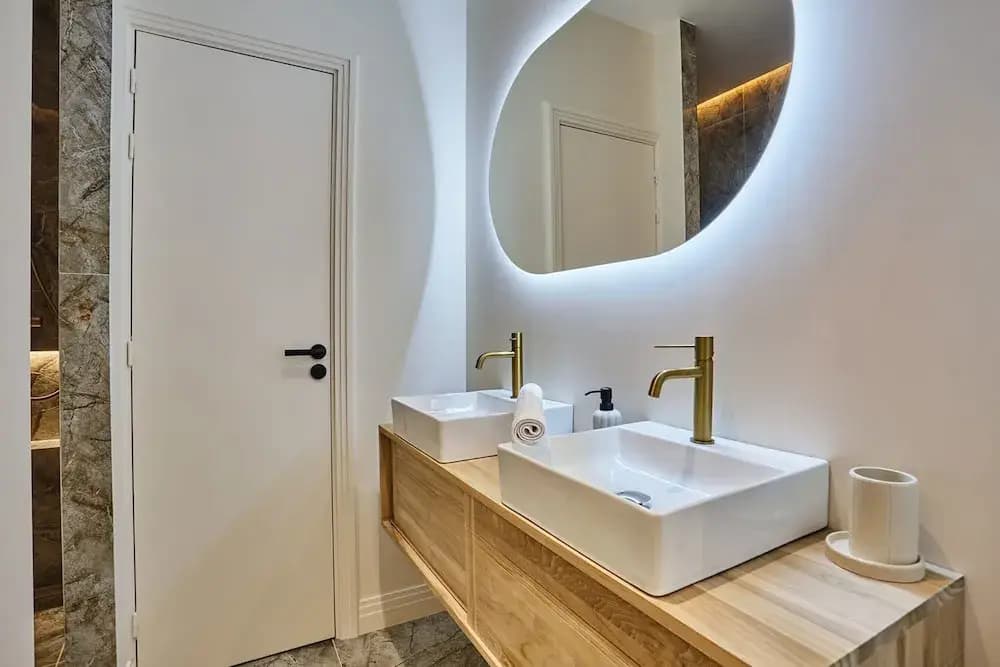 Incredible Le Marais Apartment With Terrace - photo 8