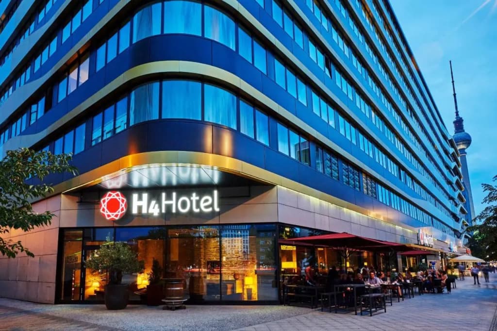 H4 Hotel Berlin Alexanderplatz - photo 32