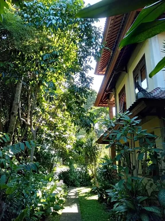 Prasanti Bed & Breakfast - photo 4