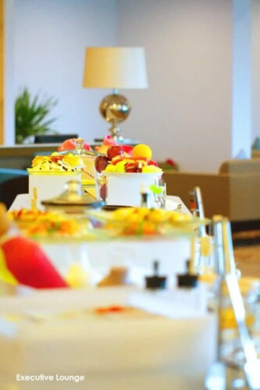 Menara Peninsula Hotel Jakarta - photo 44