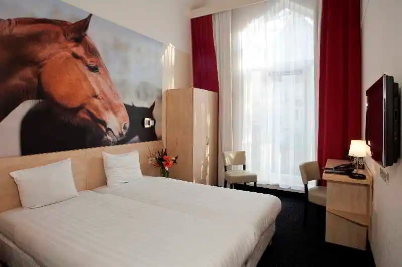 Hotel Iron Horse - photo 7