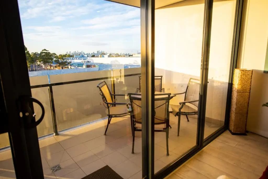 Modern, Clean, Luxury at the Right Price..... - photo 8