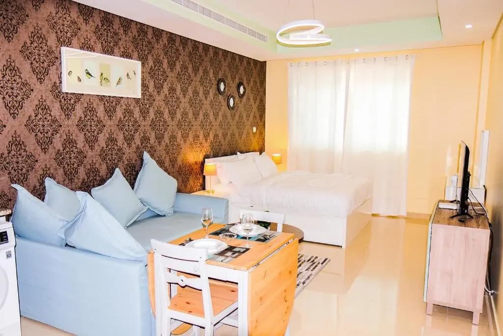 Signature Holiday Homes - Amazing Studio in Hercules Tower, Wadi Al Safa - photo 4