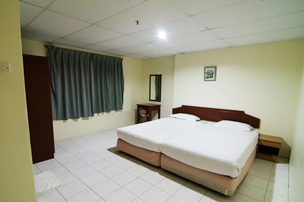 Coral Bay Resort - photo 2