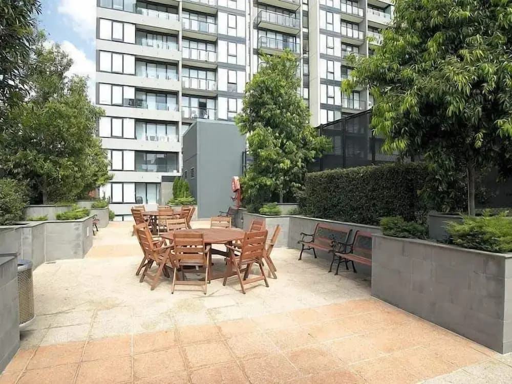 Melbourne Stays - City Point Suite - photo 13